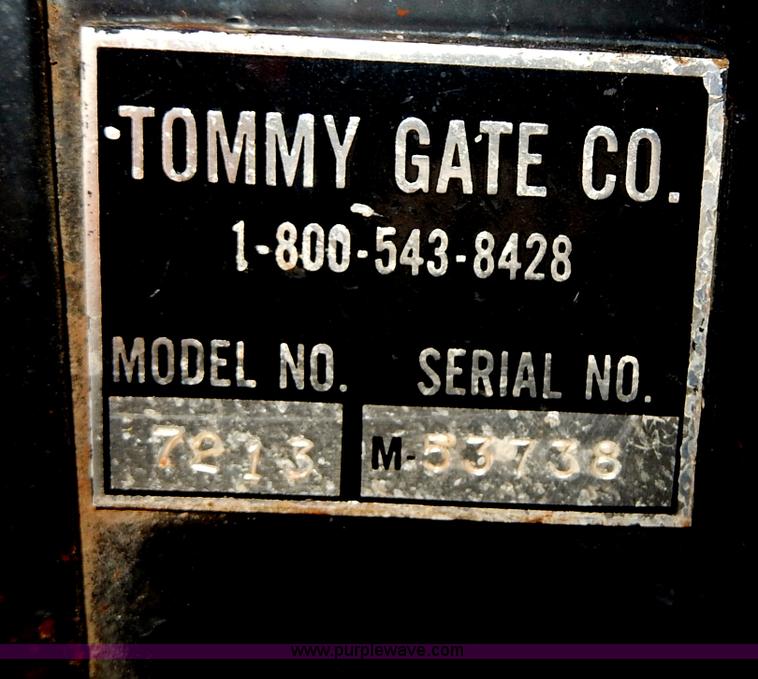 image for item H9641 1998 Chevrolet Cheyenne 2500 flatbed truck