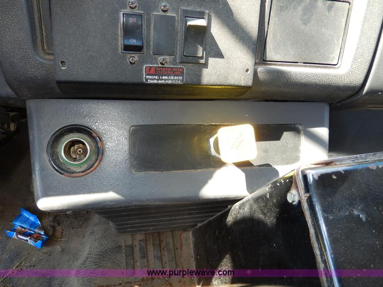 image for item I4304 1992 Isuzu FVR7MF water truck