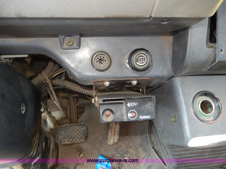 image for item I4304 1992 Isuzu FVR7MF water truck