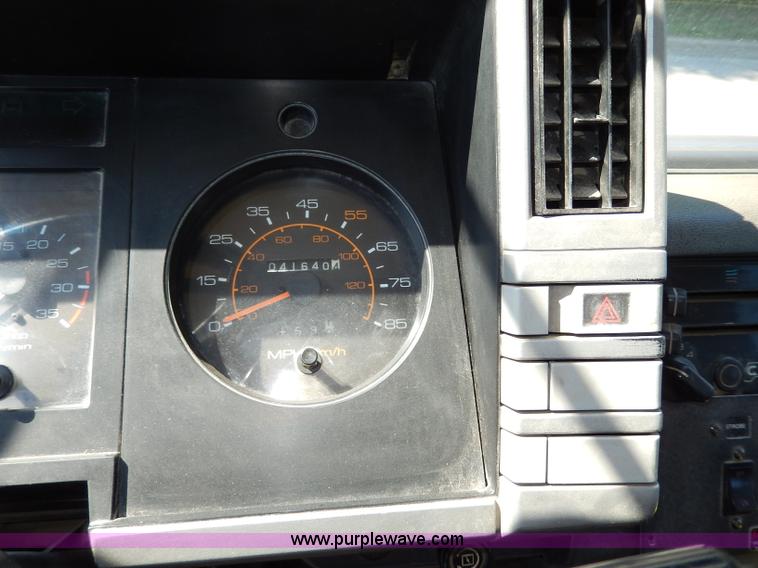 image for item I4304 1992 Isuzu FVR7MF water truck