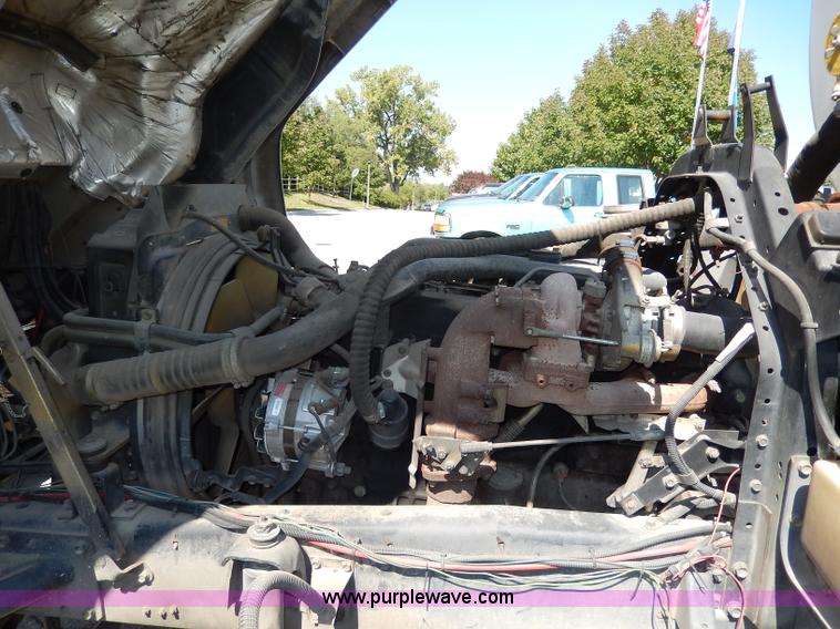 image for item I4304 1992 Isuzu FVR7MF water truck