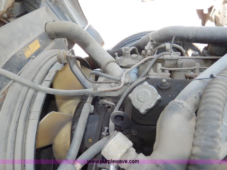 image for item I4304 1992 Isuzu FVR7MF water truck