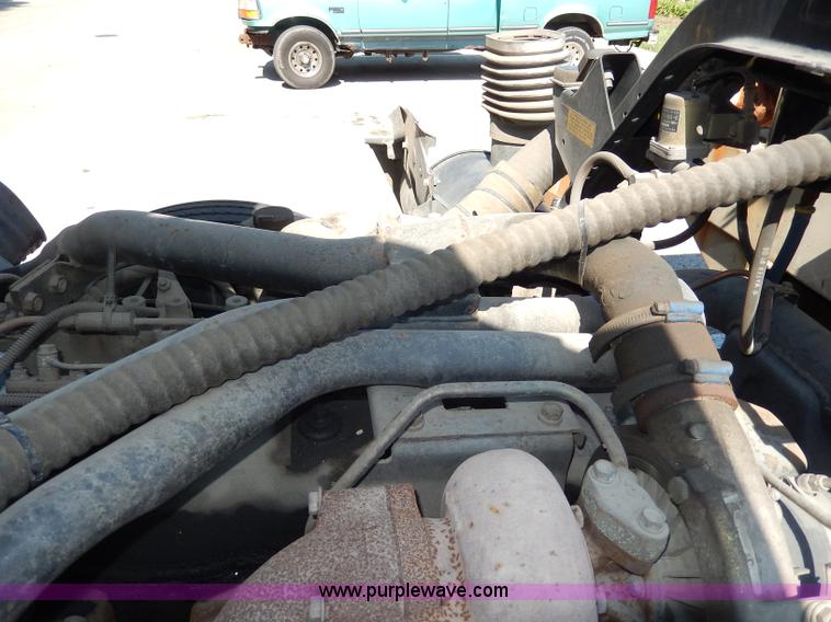 image for item I4304 1992 Isuzu FVR7MF water truck