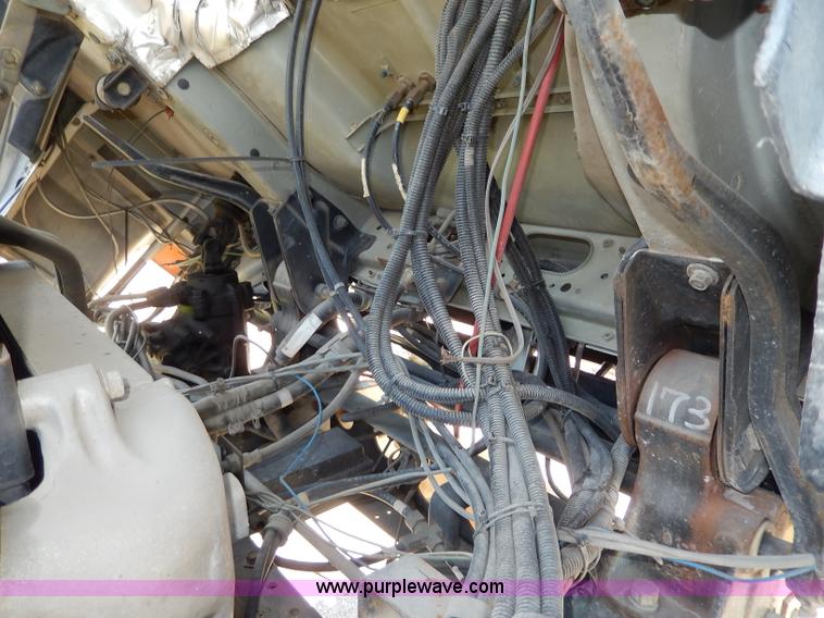 image for item I4304 1992 Isuzu FVR7MF water truck