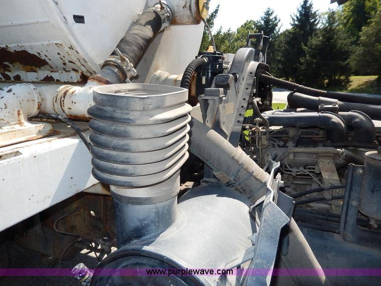 image for item I4304 1992 Isuzu FVR7MF water truck