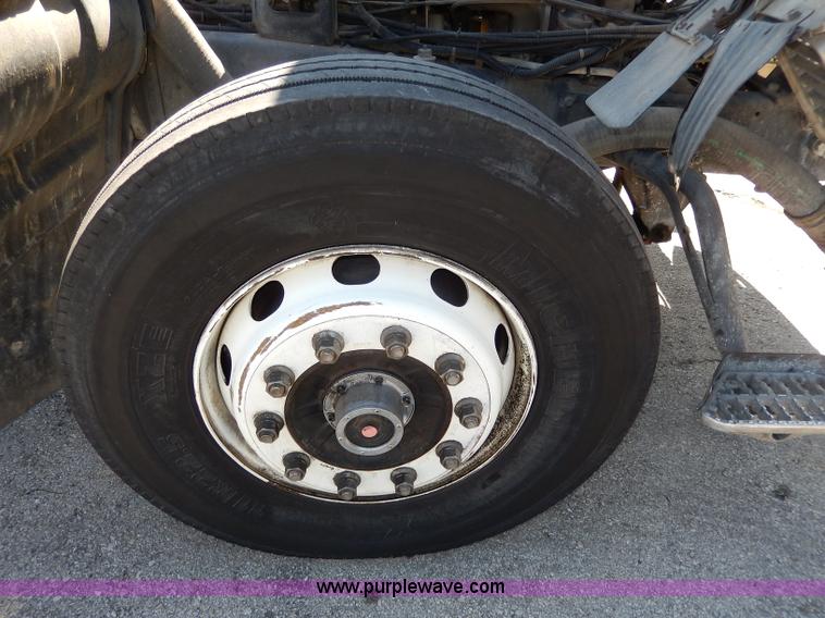 image for item I4304 1992 Isuzu FVR7MF water truck