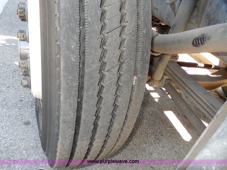 image for item I4304 1992 Isuzu FVR7MF water truck