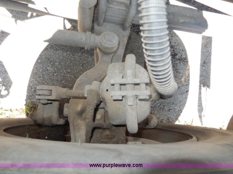 image for item I4304 1992 Isuzu FVR7MF water truck