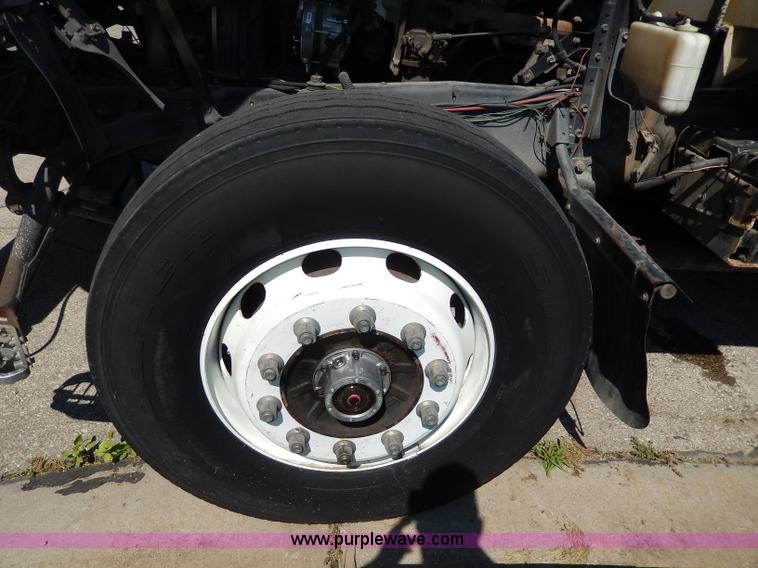 image for item I4304 1992 Isuzu FVR7MF water truck