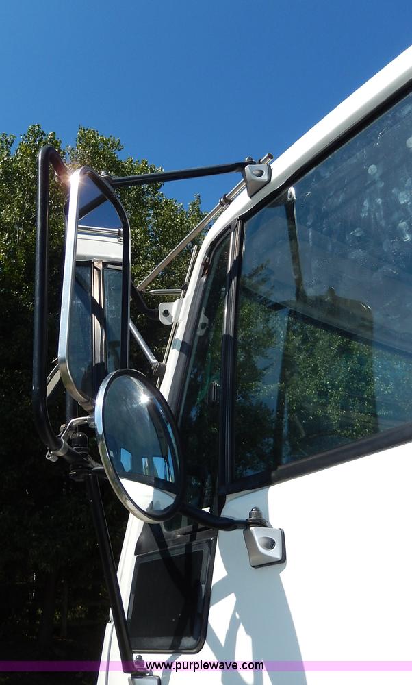 image for item I4304 1992 Isuzu FVR7MF water truck