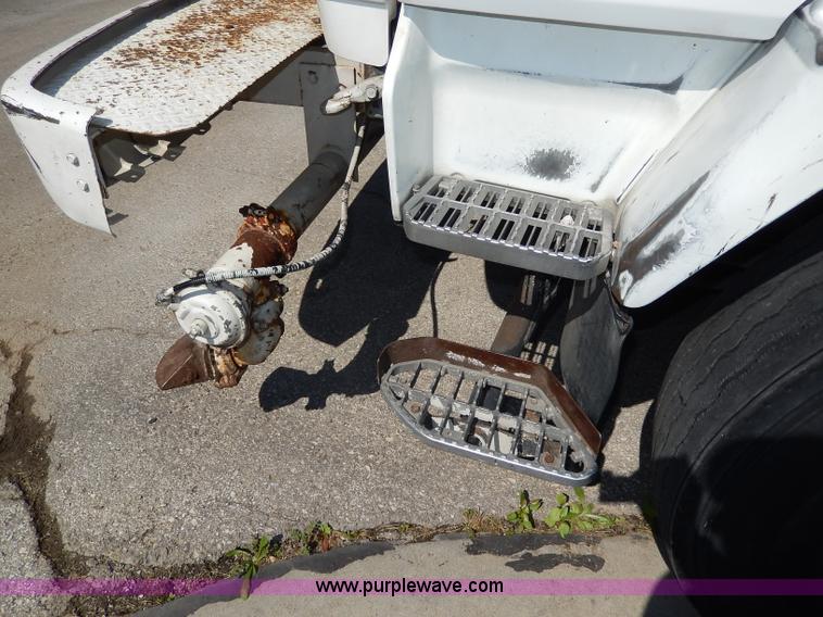 image for item I4304 1992 Isuzu FVR7MF water truck