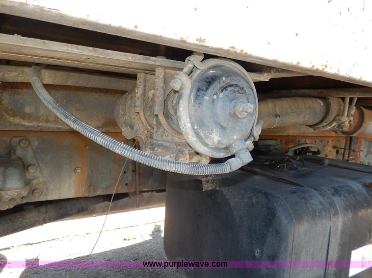 image for item I4304 1992 Isuzu FVR7MF water truck