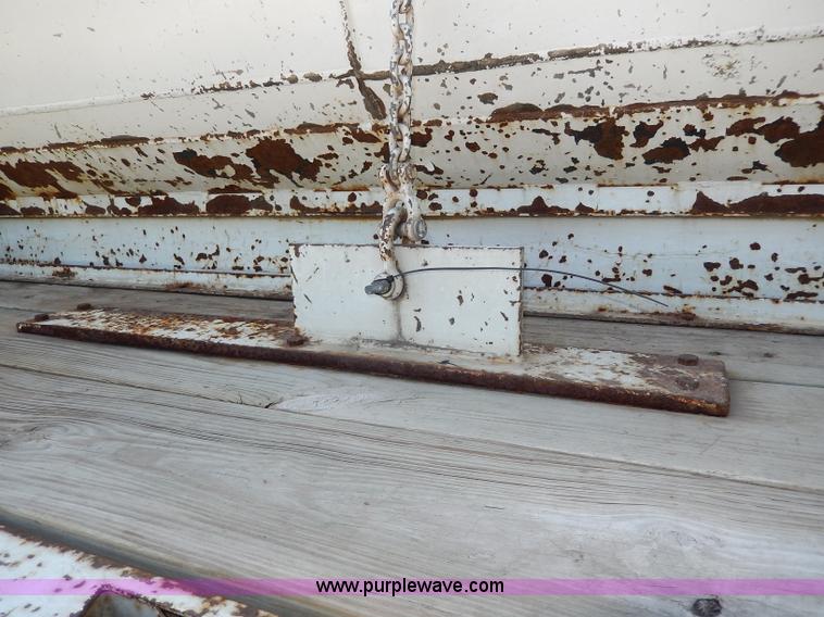 image for item I4304 1992 Isuzu FVR7MF water truck