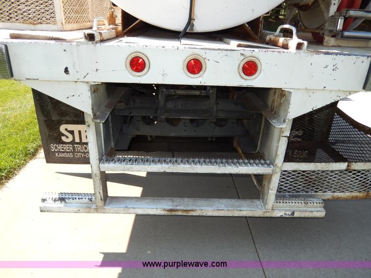 image for item I4304 1992 Isuzu FVR7MF water truck