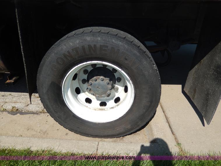 image for item I4304 1992 Isuzu FVR7MF water truck