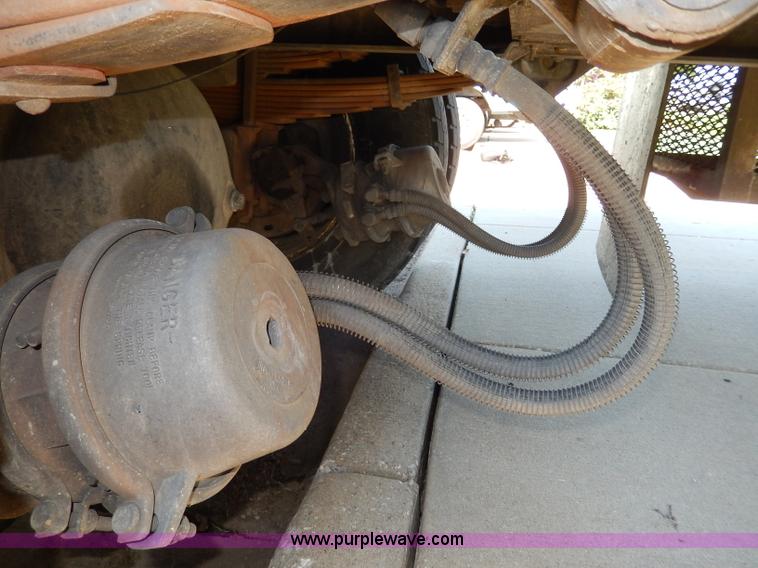 image for item I4304 1992 Isuzu FVR7MF water truck