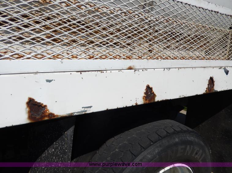 image for item I4304 1992 Isuzu FVR7MF water truck