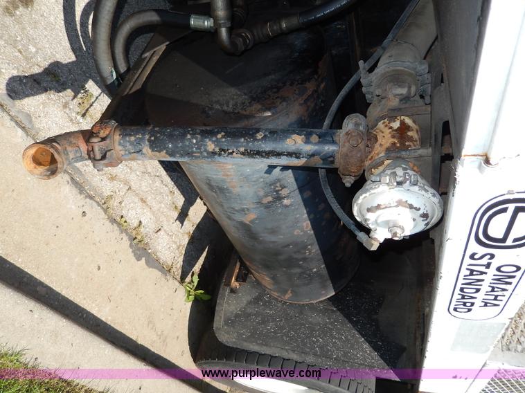 image for item I4304 1992 Isuzu FVR7MF water truck