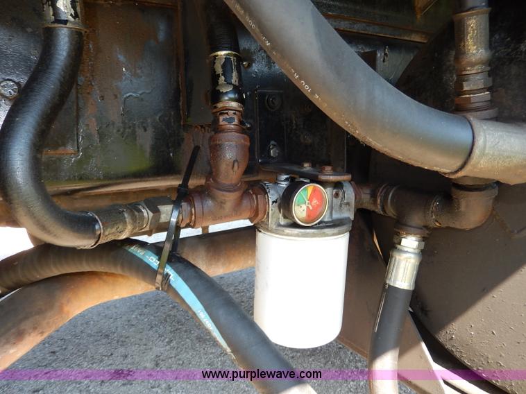 image for item I4304 1992 Isuzu FVR7MF water truck