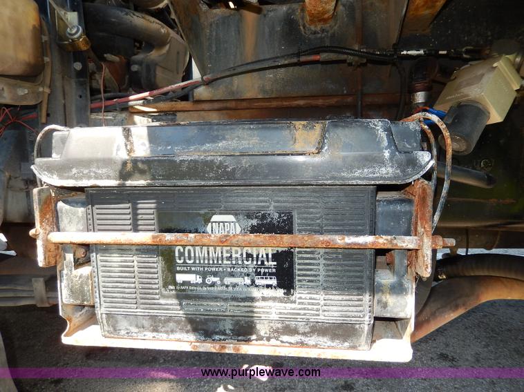 image for item I4304 1992 Isuzu FVR7MF water truck