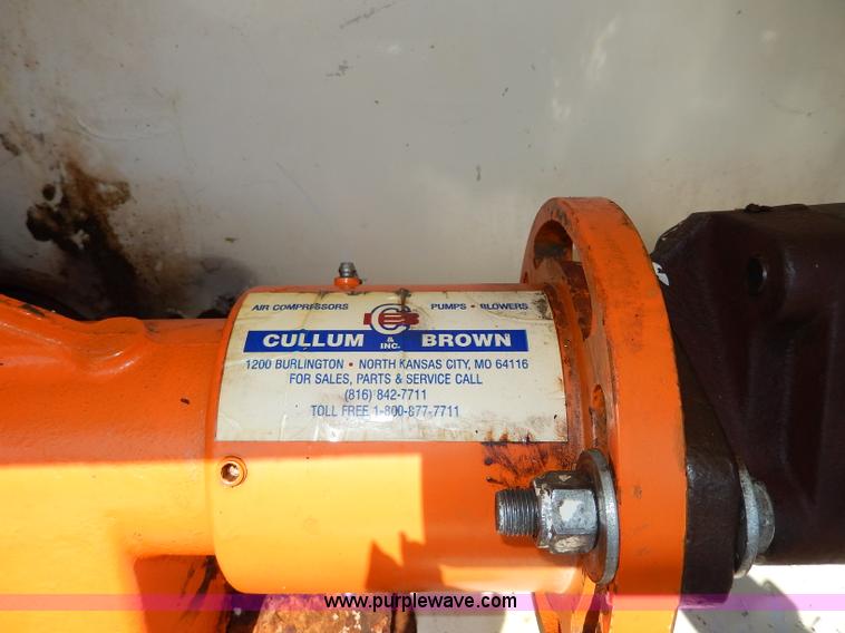 image for item I4304 1992 Isuzu FVR7MF water truck