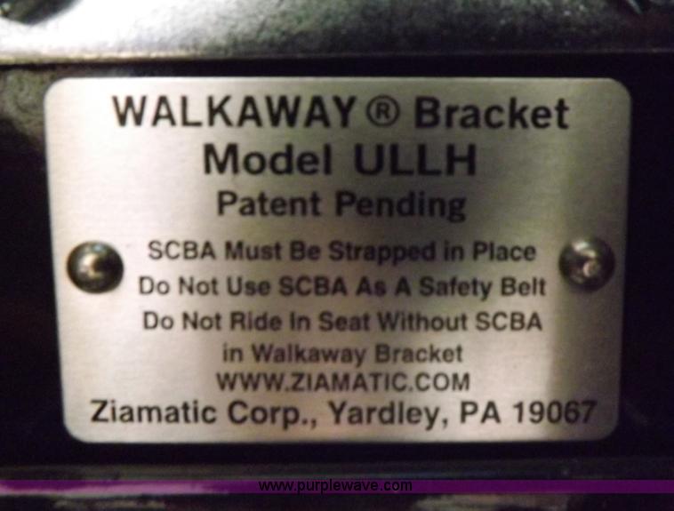 image for item I7502 Ziamalic Corp walkway bracket seating