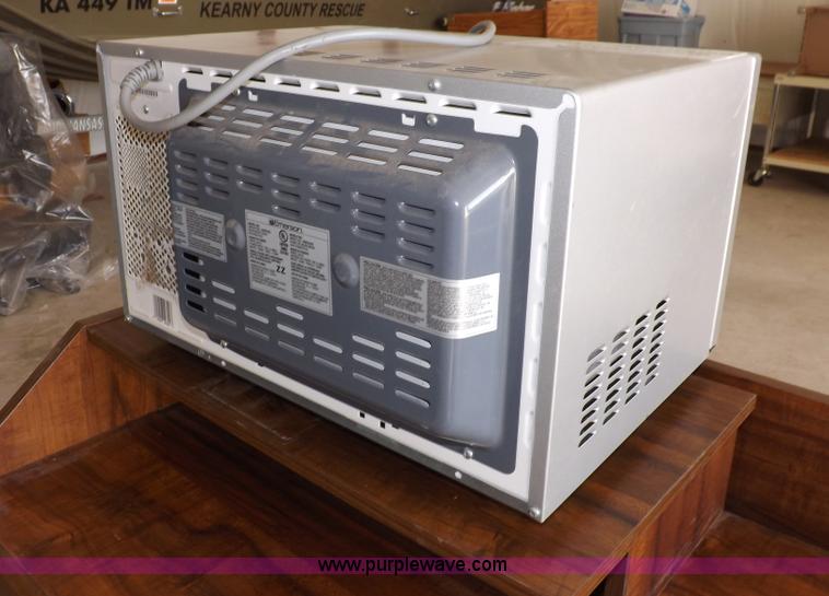image for item I7503 Emerson MWG9115SL microwave oven