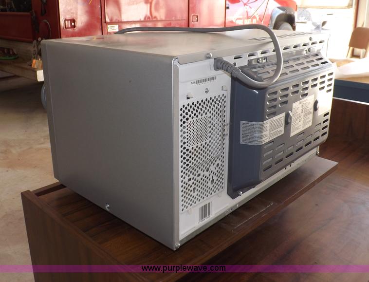 image for item I7503 Emerson MWG9115SL microwave oven