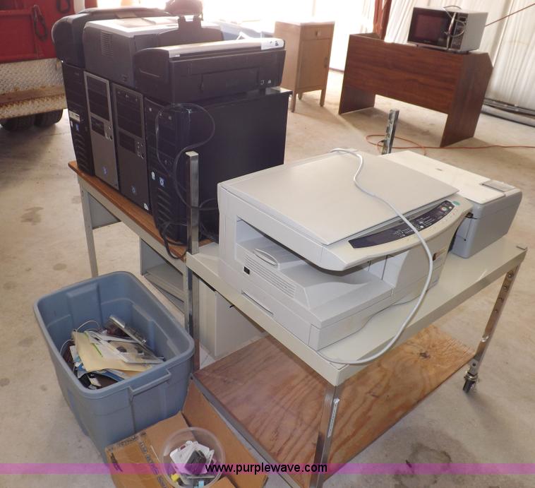 image for item I7504 Assorted office equipment