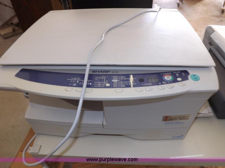 image for item I7504 Assorted office equipment