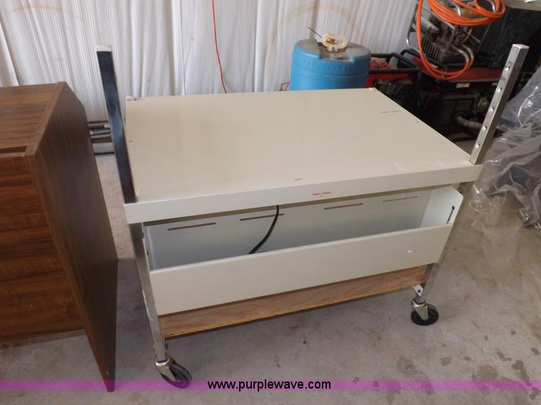 image for item I7507 Assorted office furniture