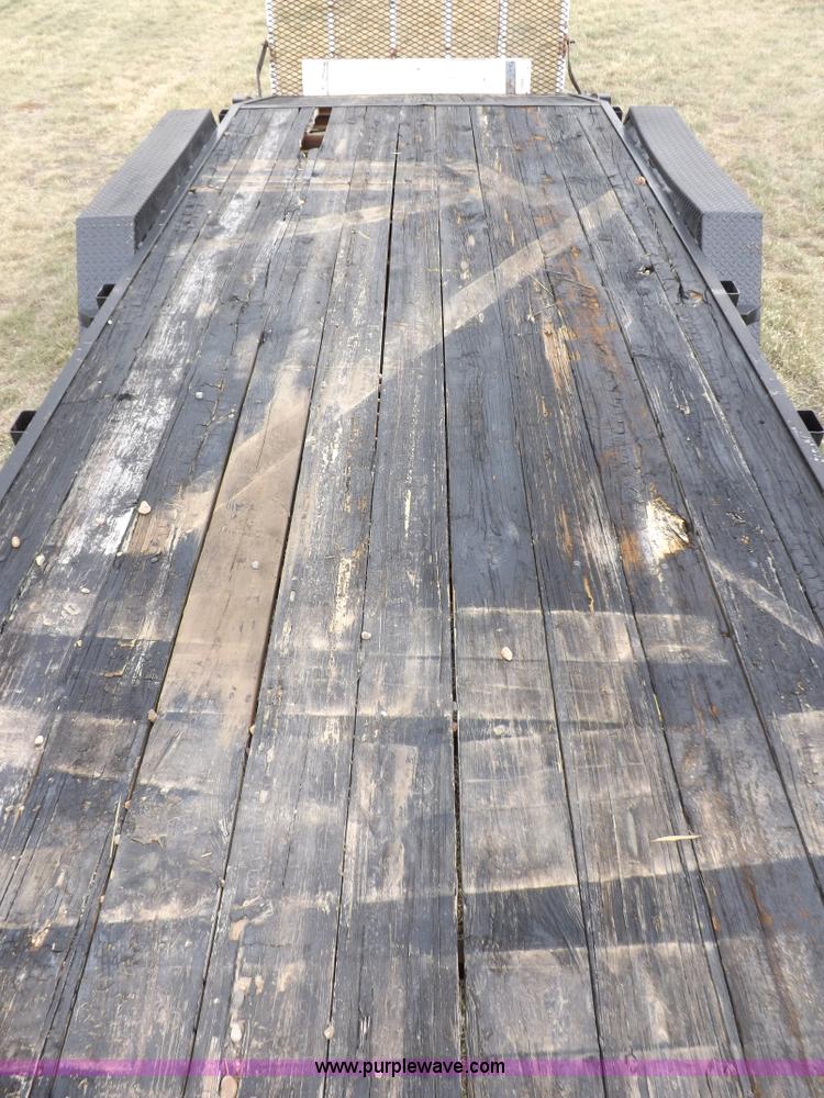 image for item I7544 2003 Paris tandem axle trailer