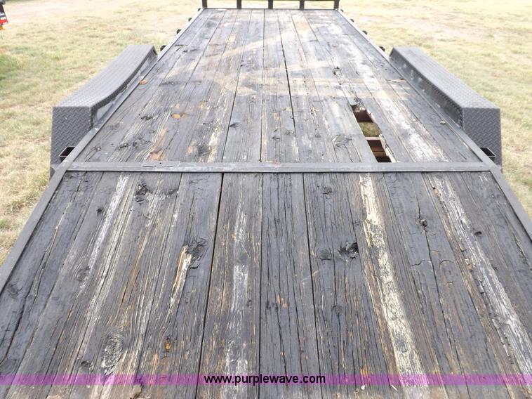 image for item I7544 2003 Paris tandem axle trailer