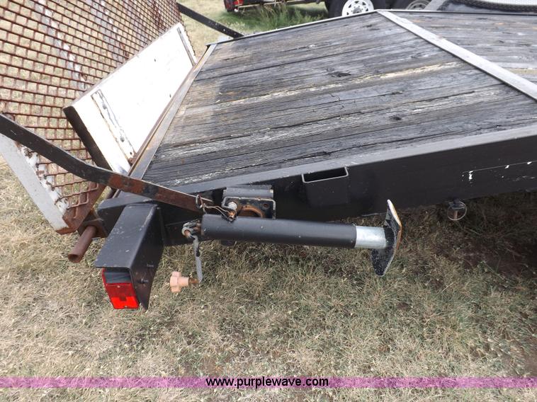 image for item I7544 2003 Paris tandem axle trailer