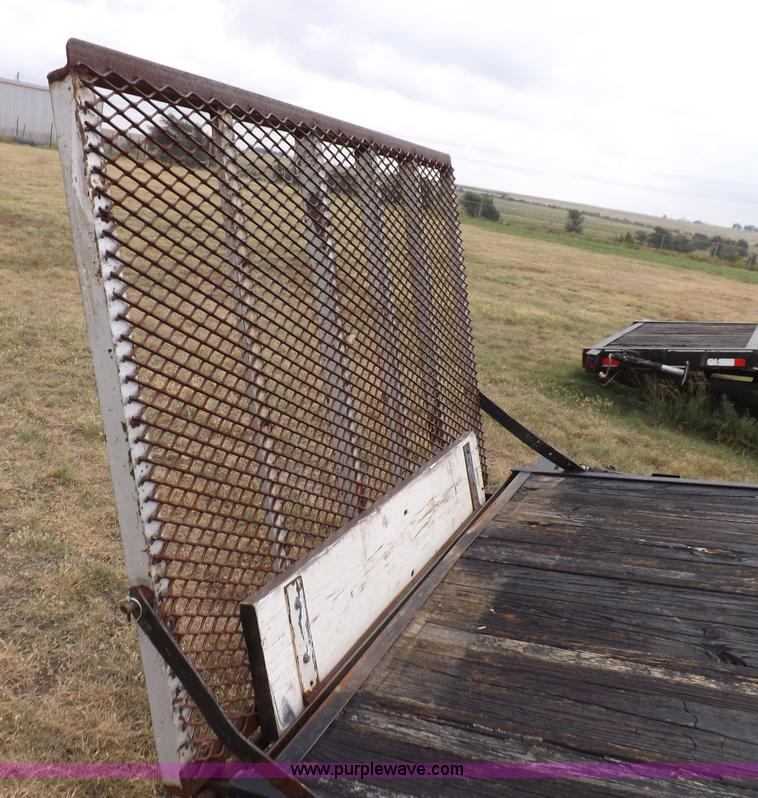 image for item I7544 2003 Paris tandem axle trailer