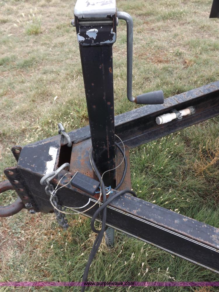 image for item I7545 2003 Paris tandem axle trailer