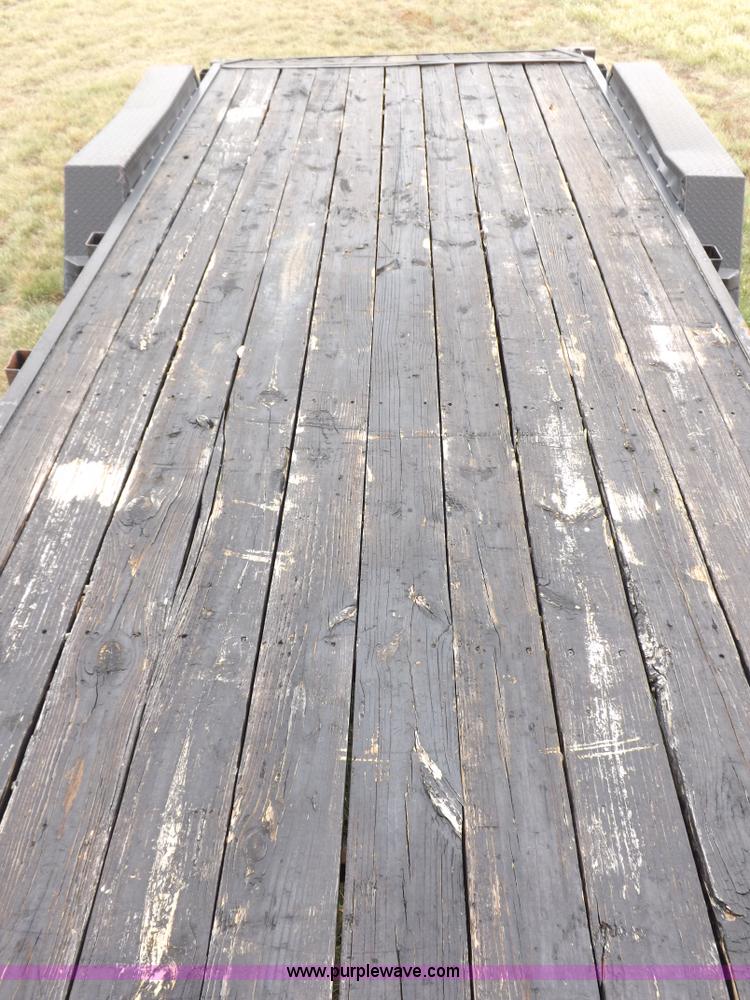 image for item I7545 2003 Paris tandem axle trailer