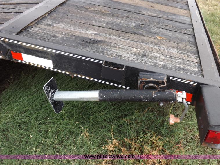 image for item I7545 2003 Paris tandem axle trailer