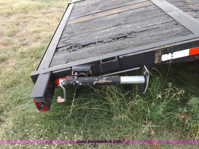 image for item I7545 2003 Paris tandem axle trailer