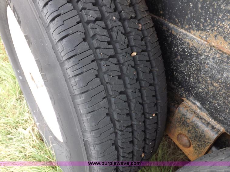 image for item I7545 2003 Paris tandem axle trailer