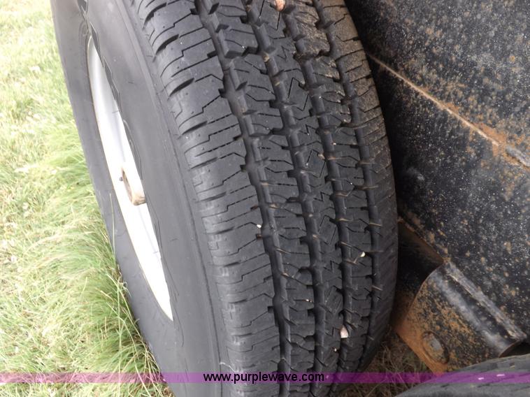 image for item I7545 2003 Paris tandem axle trailer