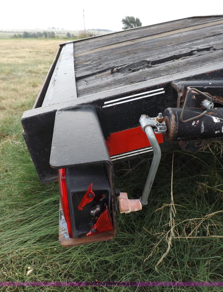 image for item I7545 2003 Paris tandem axle trailer