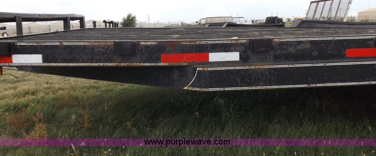 image for item I7545 2003 Paris tandem axle trailer