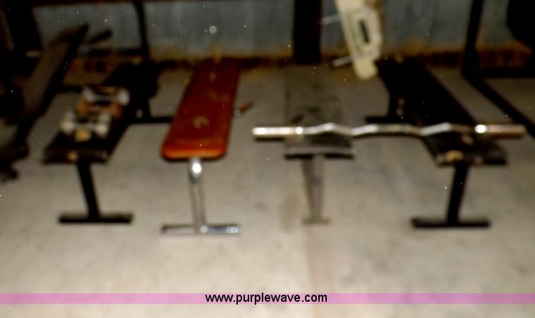 image for item I8358 Assorted weightlifting/athletic equipment
