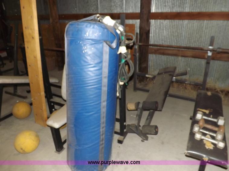 image for item I8358 Assorted weightlifting/athletic equipment