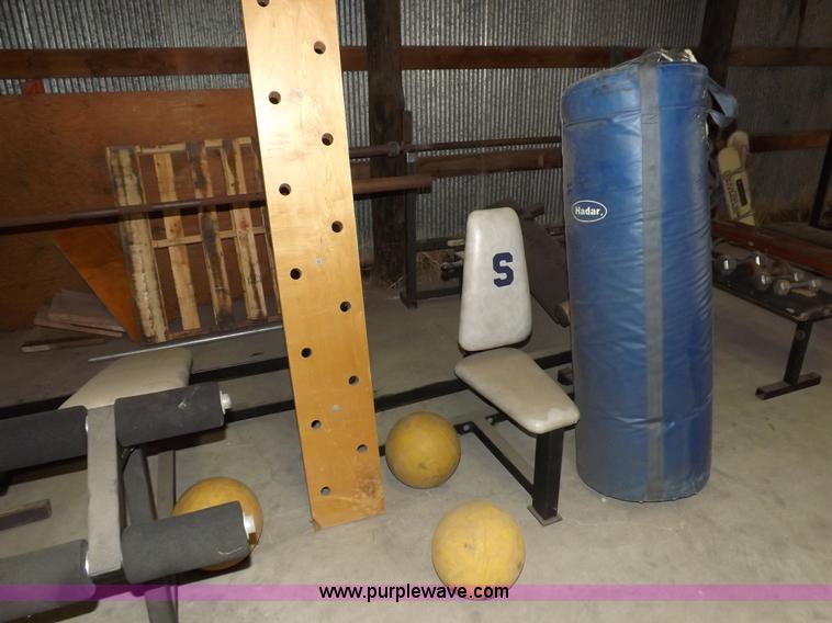 image for item I8358 Assorted weightlifting/athletic equipment