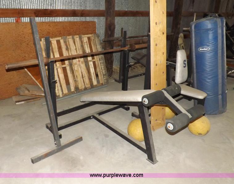 image for item I8358 Assorted weightlifting/athletic equipment