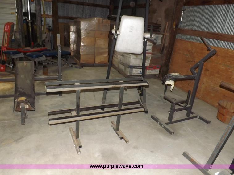 image for item I8358 Assorted weightlifting/athletic equipment