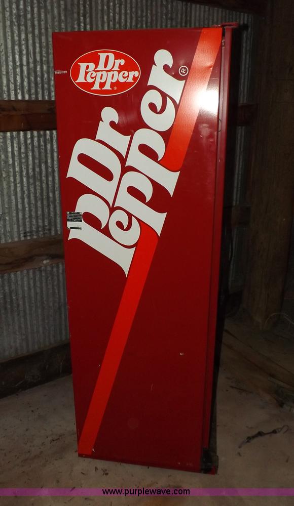 image for item I8362 Cavalier Dr Pepper soda machine