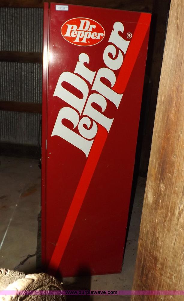 image for item I8362 Cavalier Dr Pepper soda machine